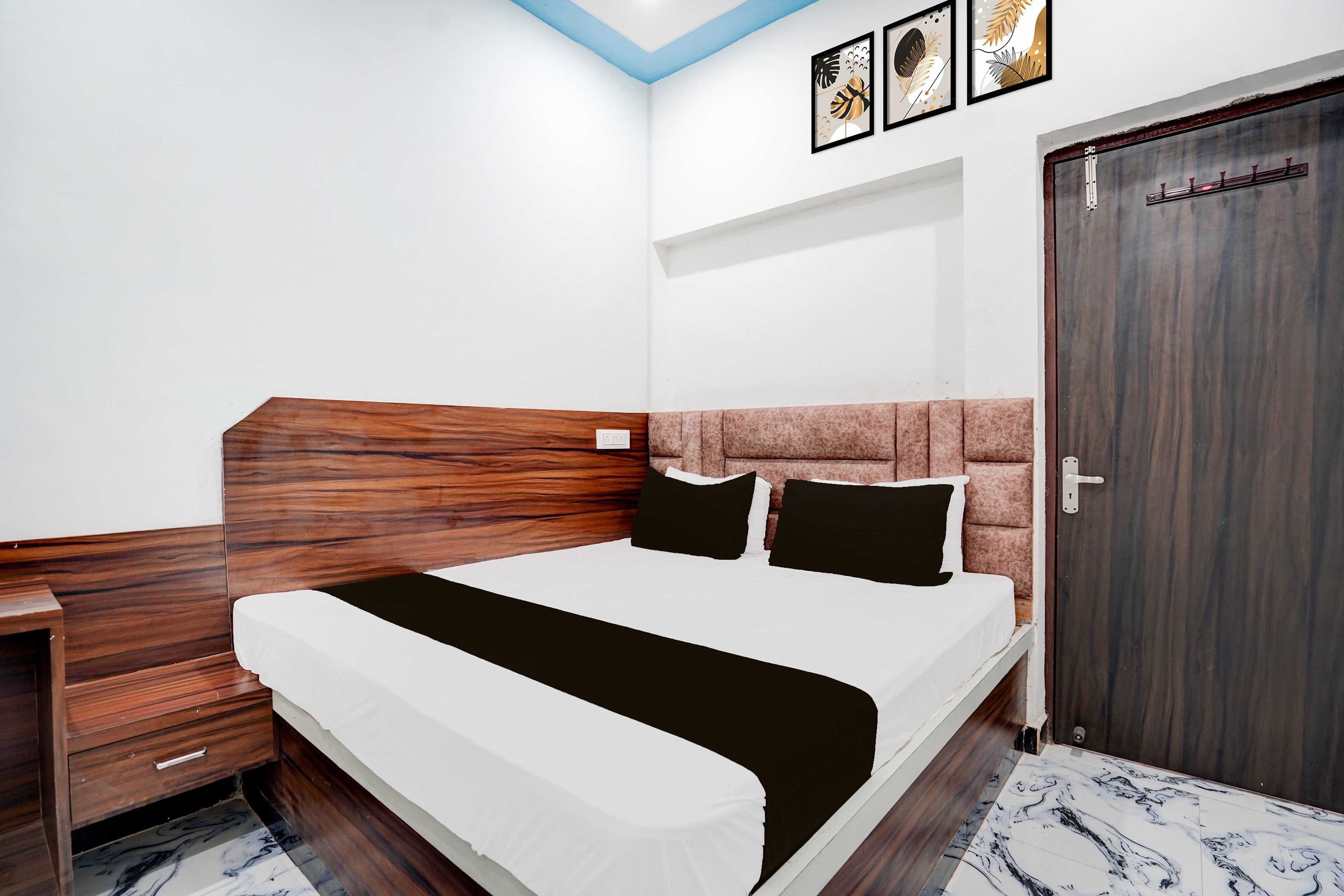 Hotel O Singh Shab - Tap to explore photos