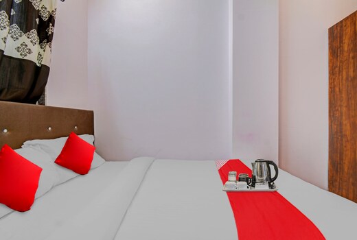 Hotel O Raj Palace