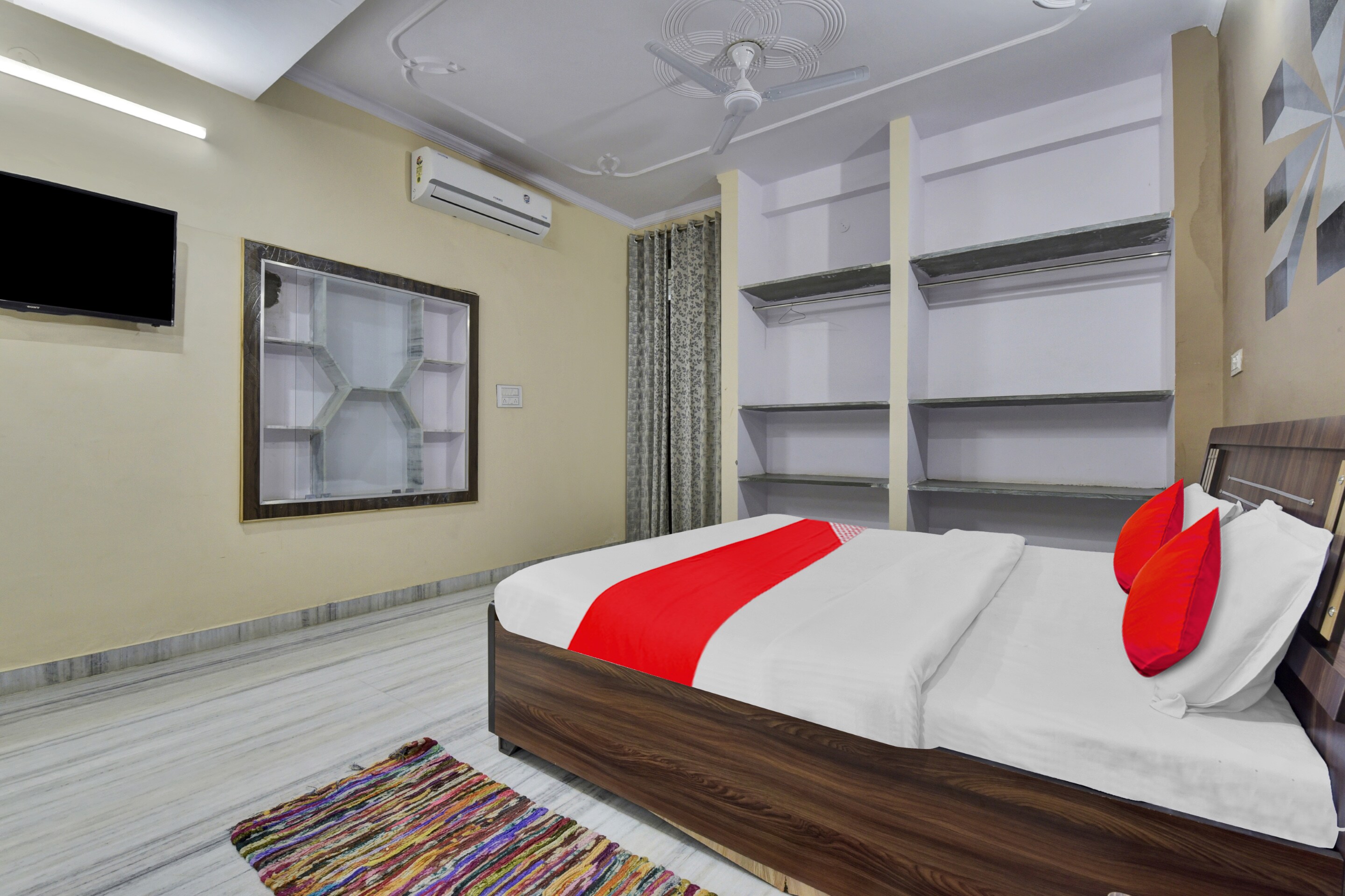 Hotel O Hastinapur Residency - Tap to explore photos