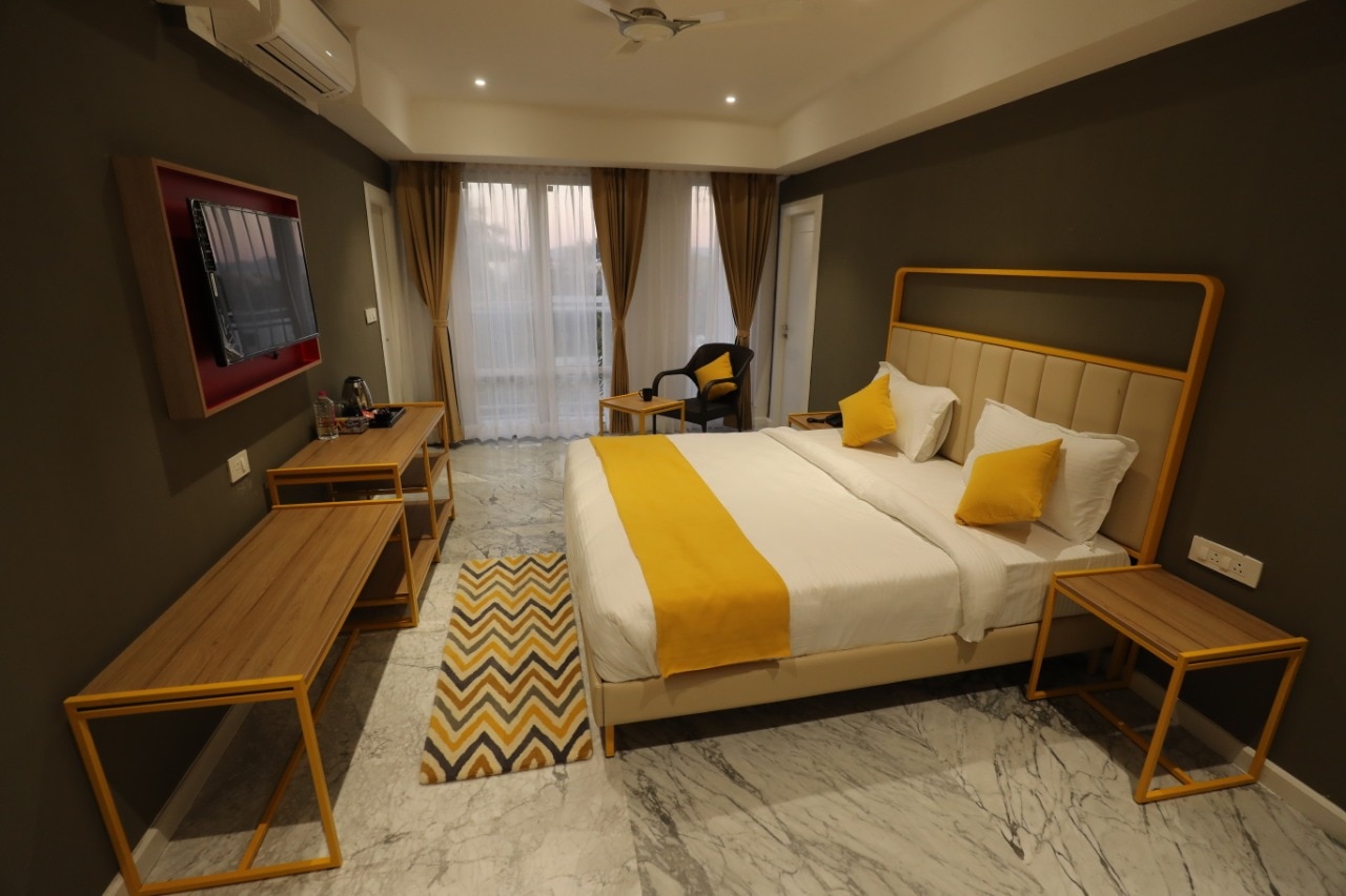 Phoenix Unmatched Comfort - Tap to explore photos