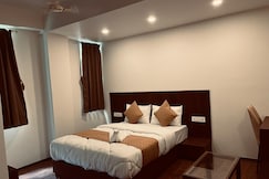 Dream Glory Hotel, Phadamchen