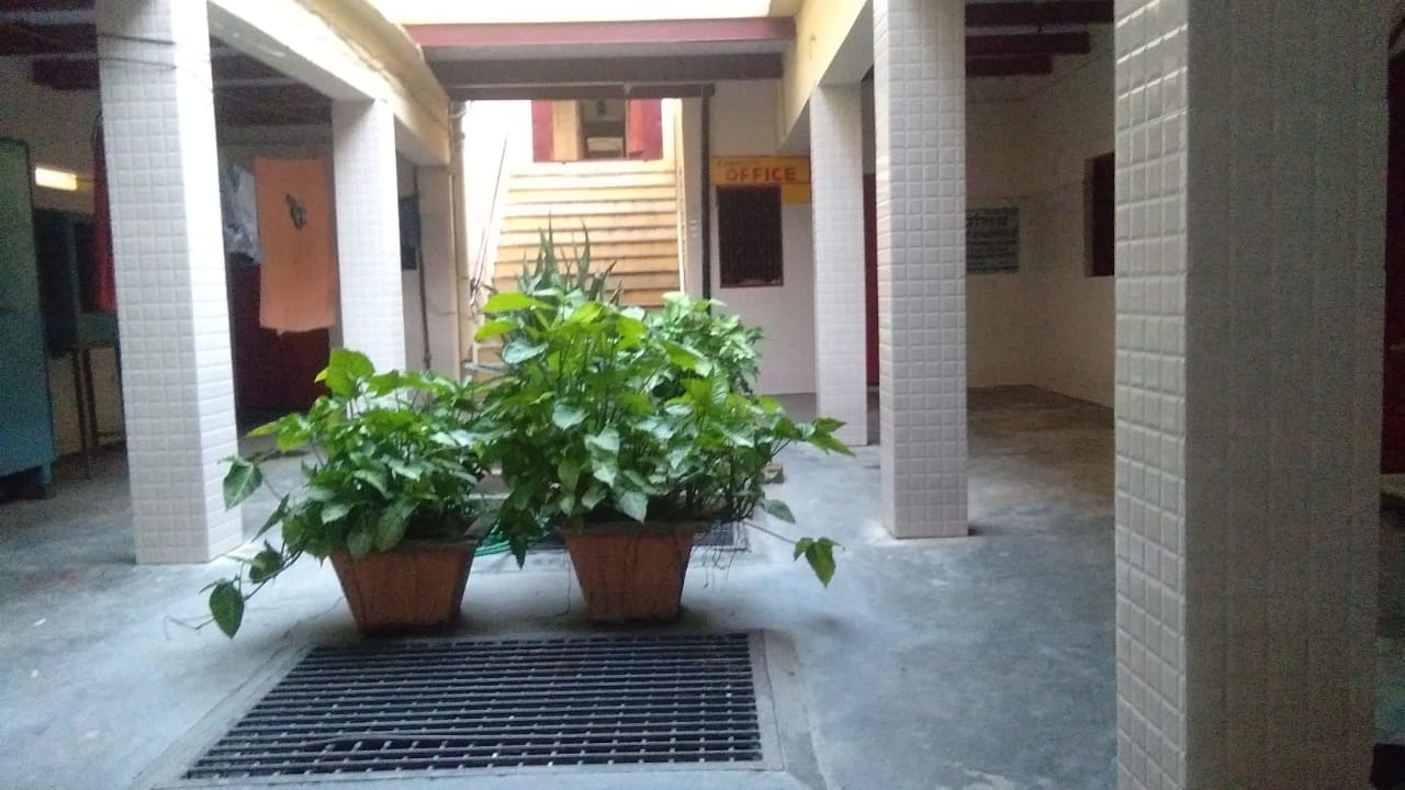 Sri Kashi Vishwanath Guest Hause - Tap to explore photos