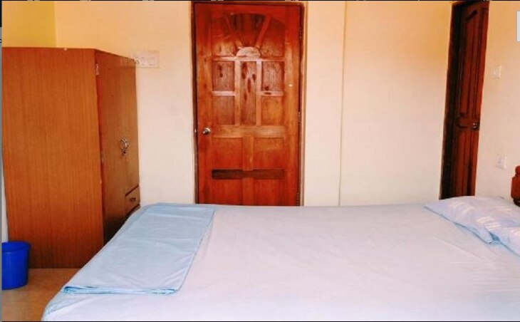 Safias Guest House - Tap to explore photos