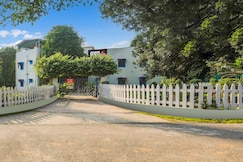 Hotel O Myconos Villa, Mughal Sarai