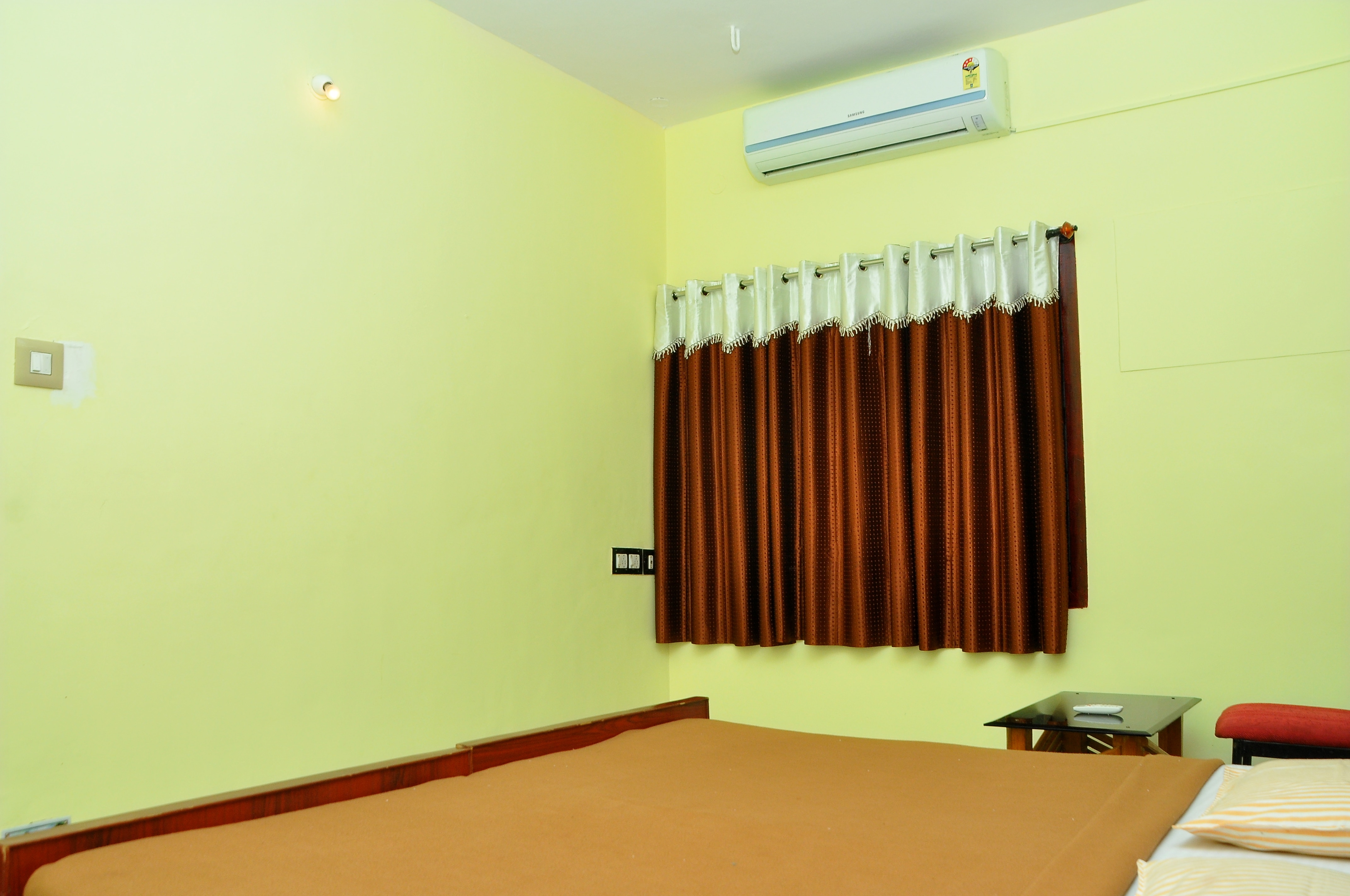 Iyyangar Guest House - Tap to explore photos