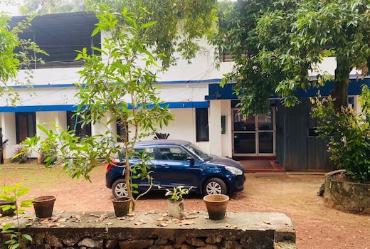 DWC by Oxtel - Ladies Only Hostel