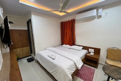 Dinesh Grand, Miryalaguda