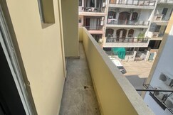 Max saket / j block, Delhi