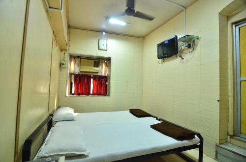 Shri Laxmi Lodge 2