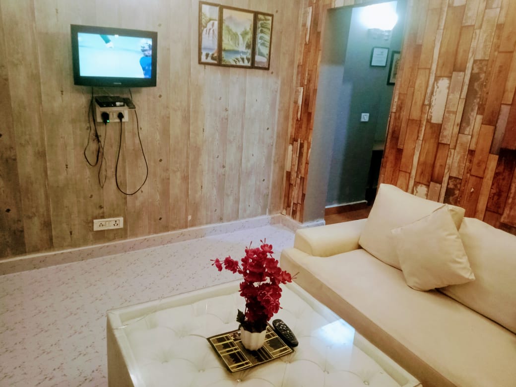Delhi Capital Star Residency - Tap to explore photos