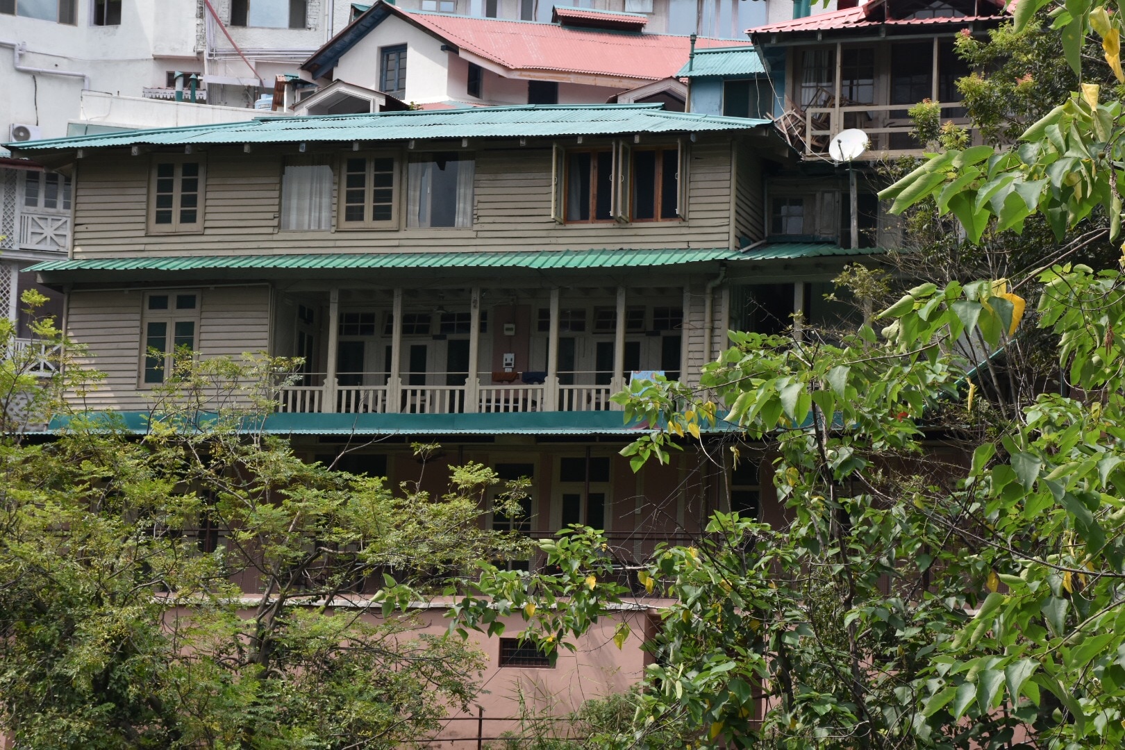 Chamba guest house - Tap to explore photos