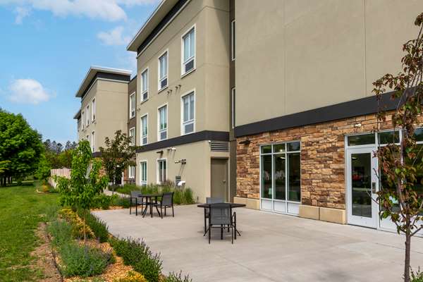 Best Western Plus Isanti - Tap to explore photos
