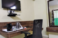 Hotel Pine Yard, Nagaon