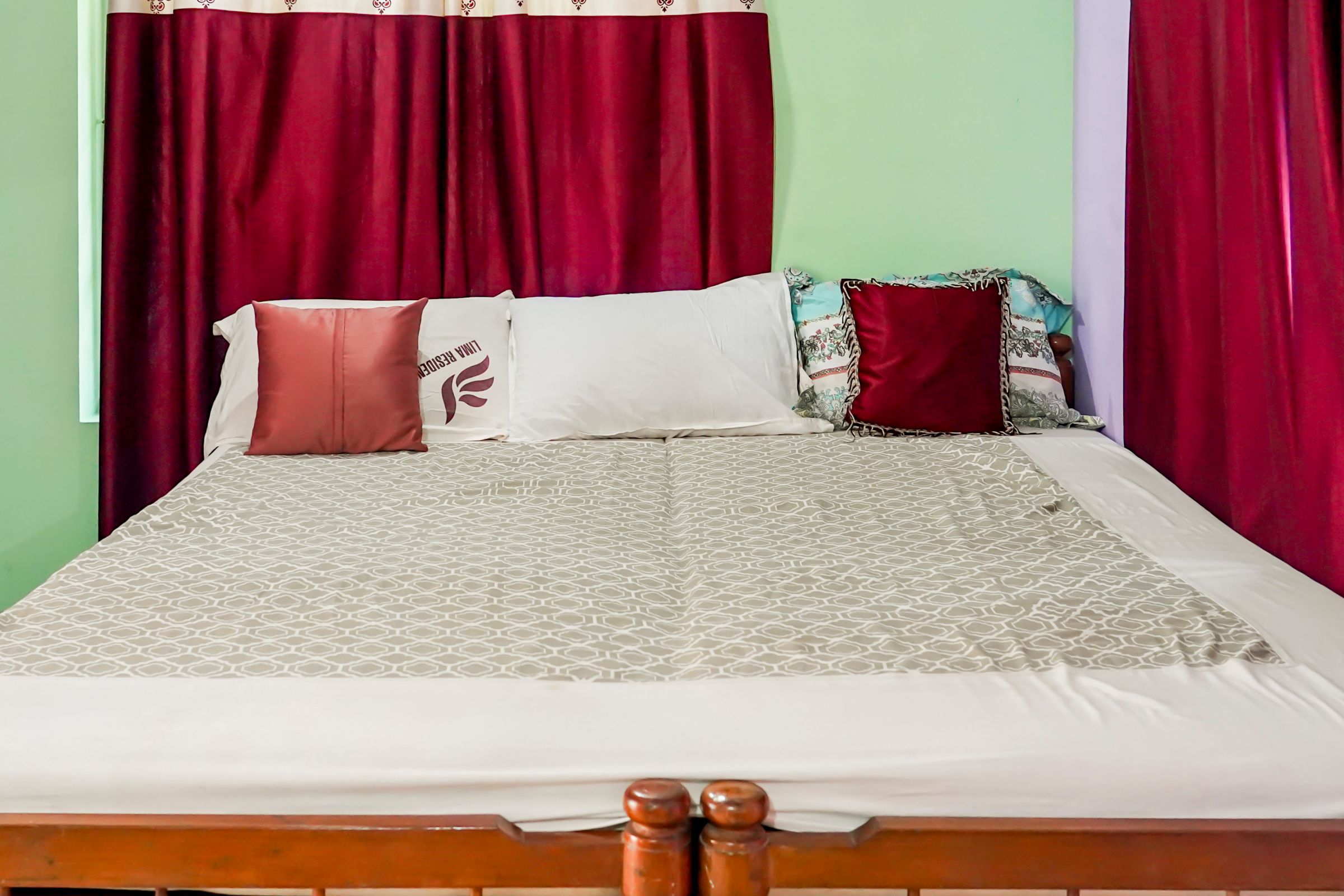 Lima Homestay - Tap to explore photos