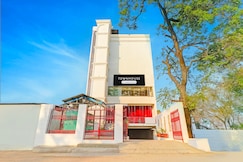 Super Townhouse Patel Nagar Near Saharanpur Chowk Dehradun, Dehradun