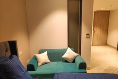 Elevate: a 5-start skyline retreat, Gurgaon
