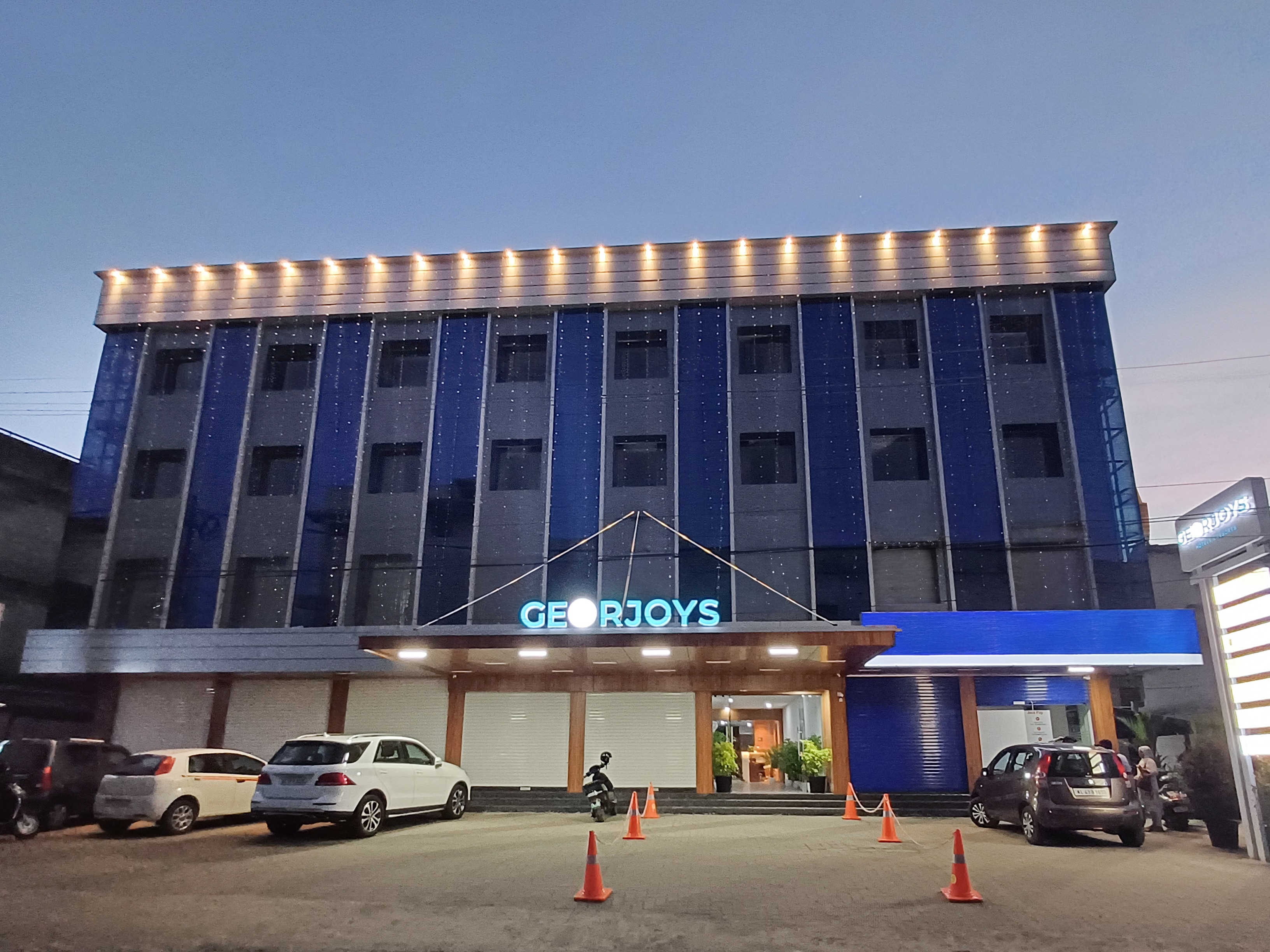 GEORJOYS HOTELS & RESORTS - Tap to explore photos