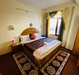 Deluxe Room with Mountain View