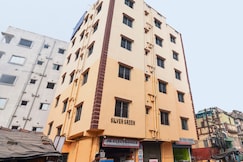 SPOT ON Silver Green, Kolkata