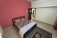 RoyalNest Gardenia, Gargoti