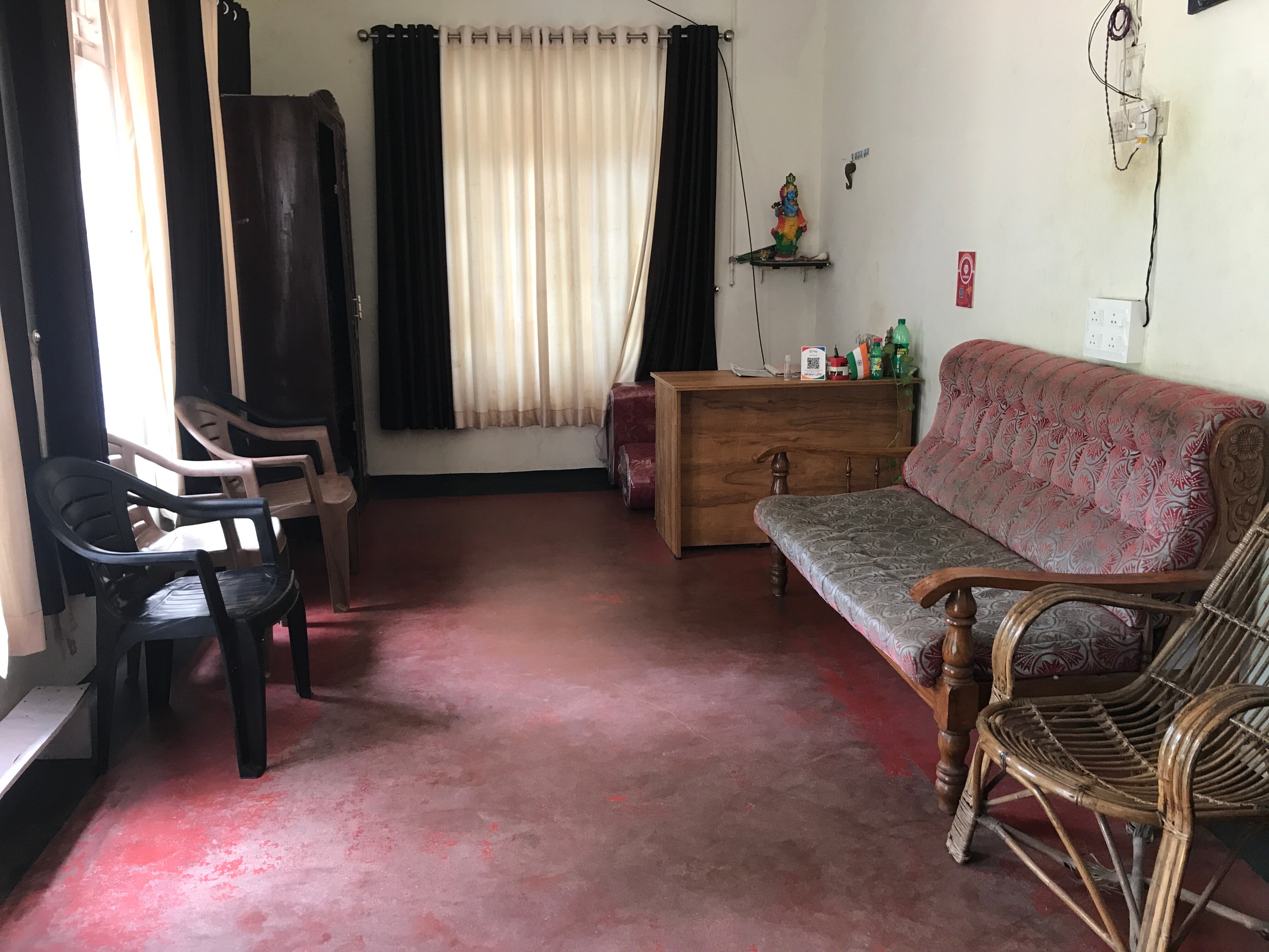 Homestay - Tap to explore photos