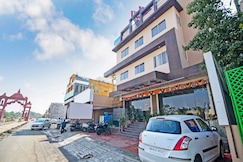 Hotel Kamad Giri, Dewas