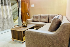 Prince Castle 2BHk Luxurious Apartment Guesthouse, Hyderabad