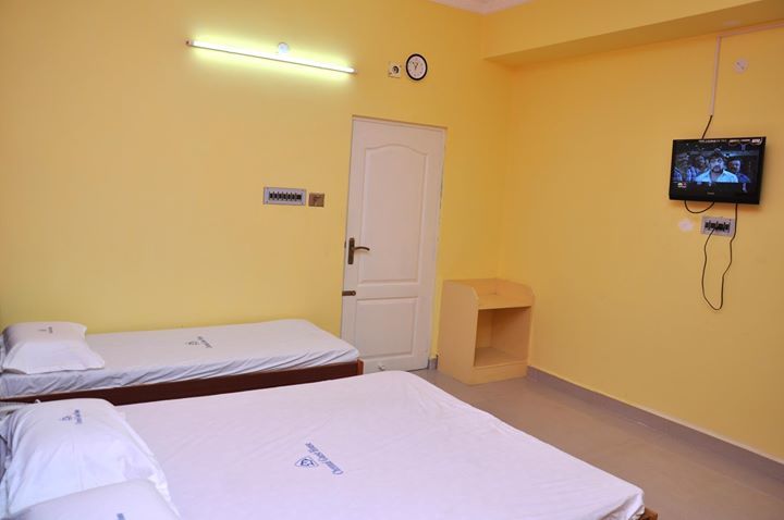 Chennai guest house - Tap to explore photos