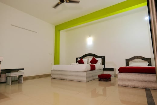 English Holidays Anachal Munnar