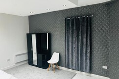 OYO The Pleasant House, Manchester