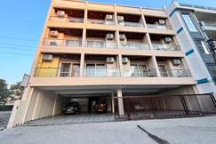1BHK'S BY NEXT LITTLE DOOR, Dehradun