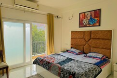 Peaceful Suite: Luxury with Balcony & Washroom, Patna