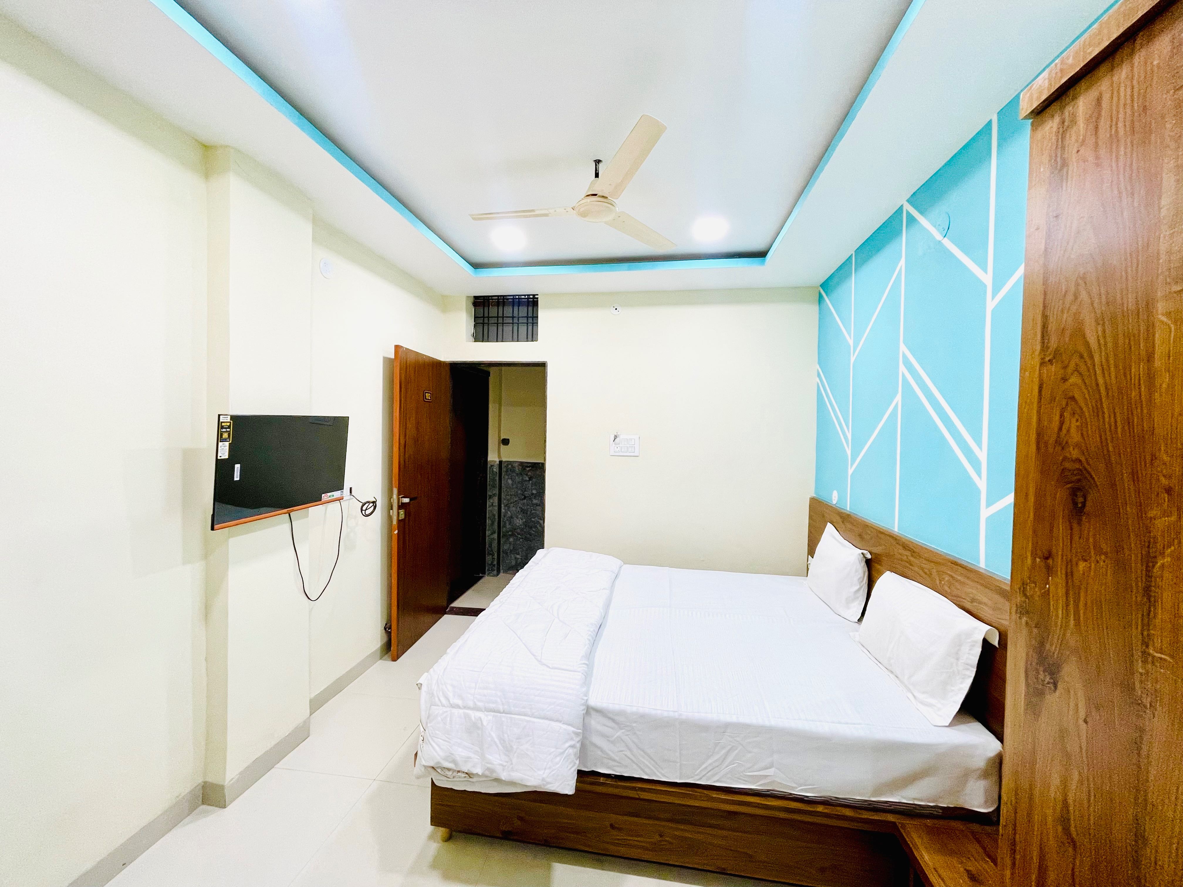 Hotel Shyam Villa - Tap to explore photos