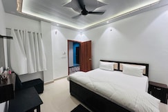 The Grand Nirmala palace, Ayodhya