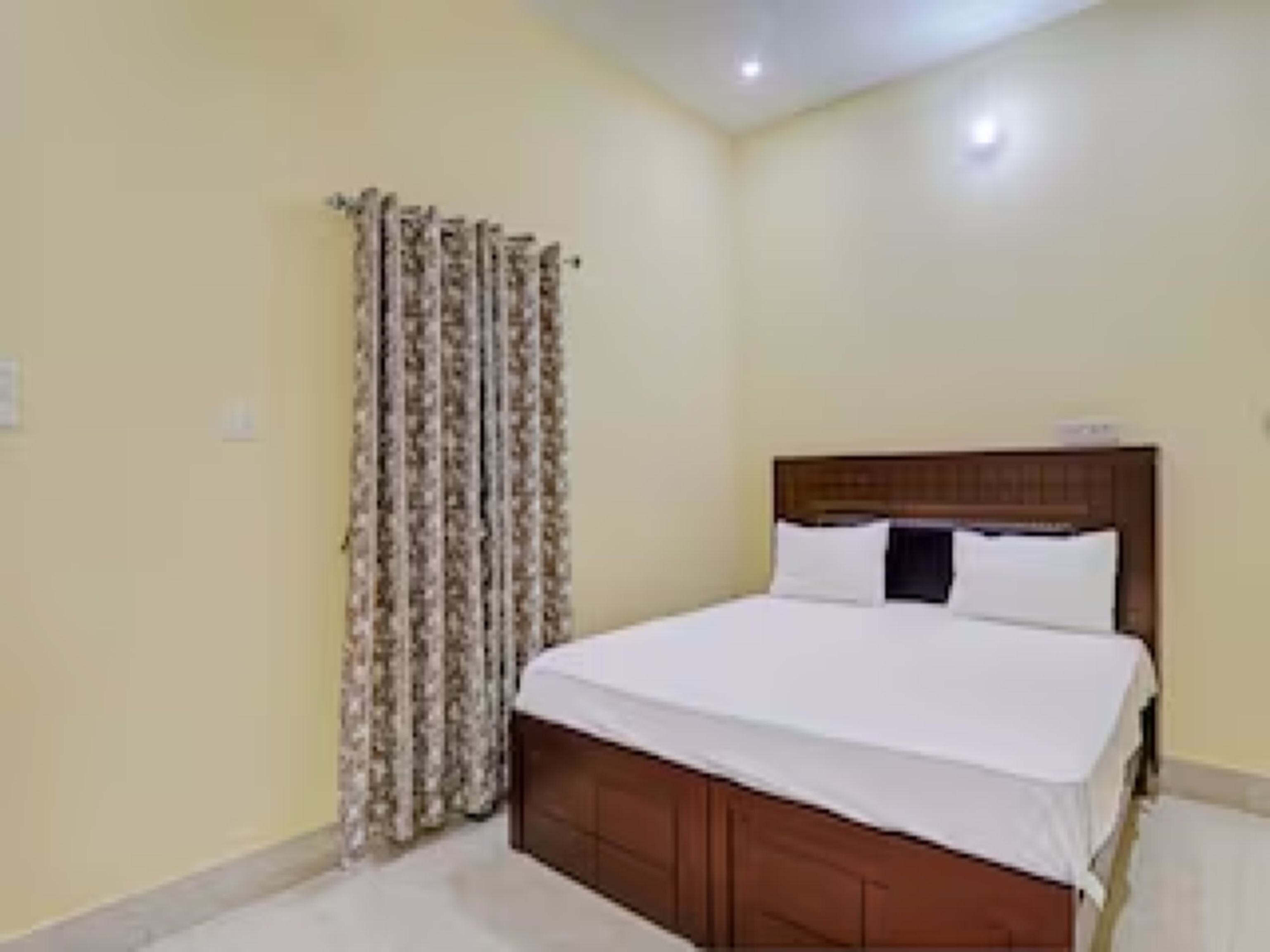Hotel O Home Singhs Delight - Tap to explore photos