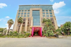 Palette-Seven Axis Hotel by 4 Square Nearest Vaishali And Anand Vihar Metro Station, Muradnagar