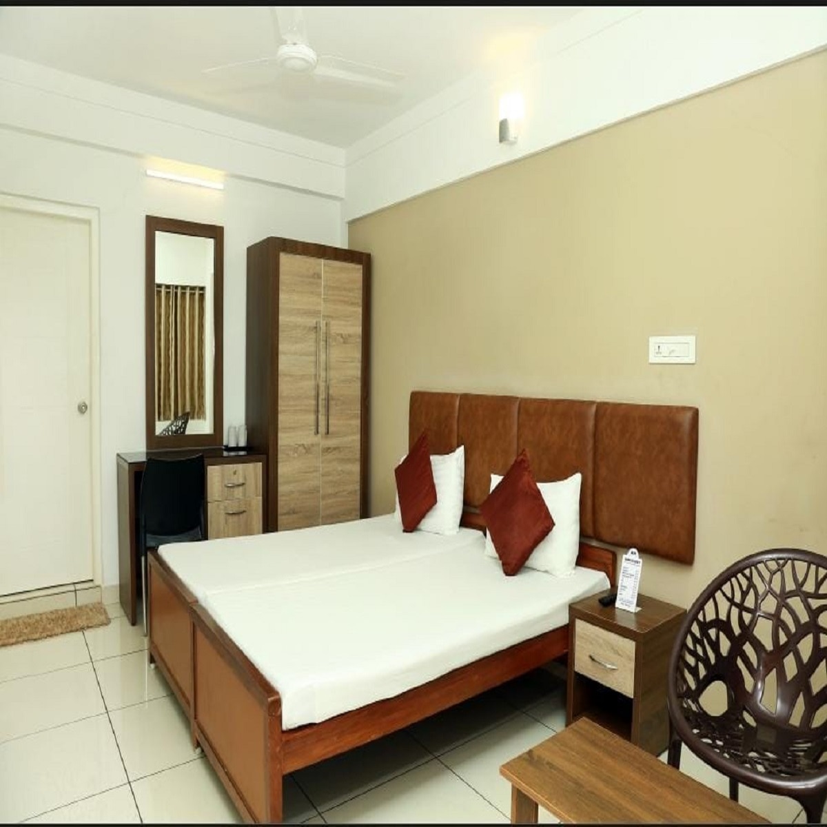 Kannur Residency - Tap to explore photos