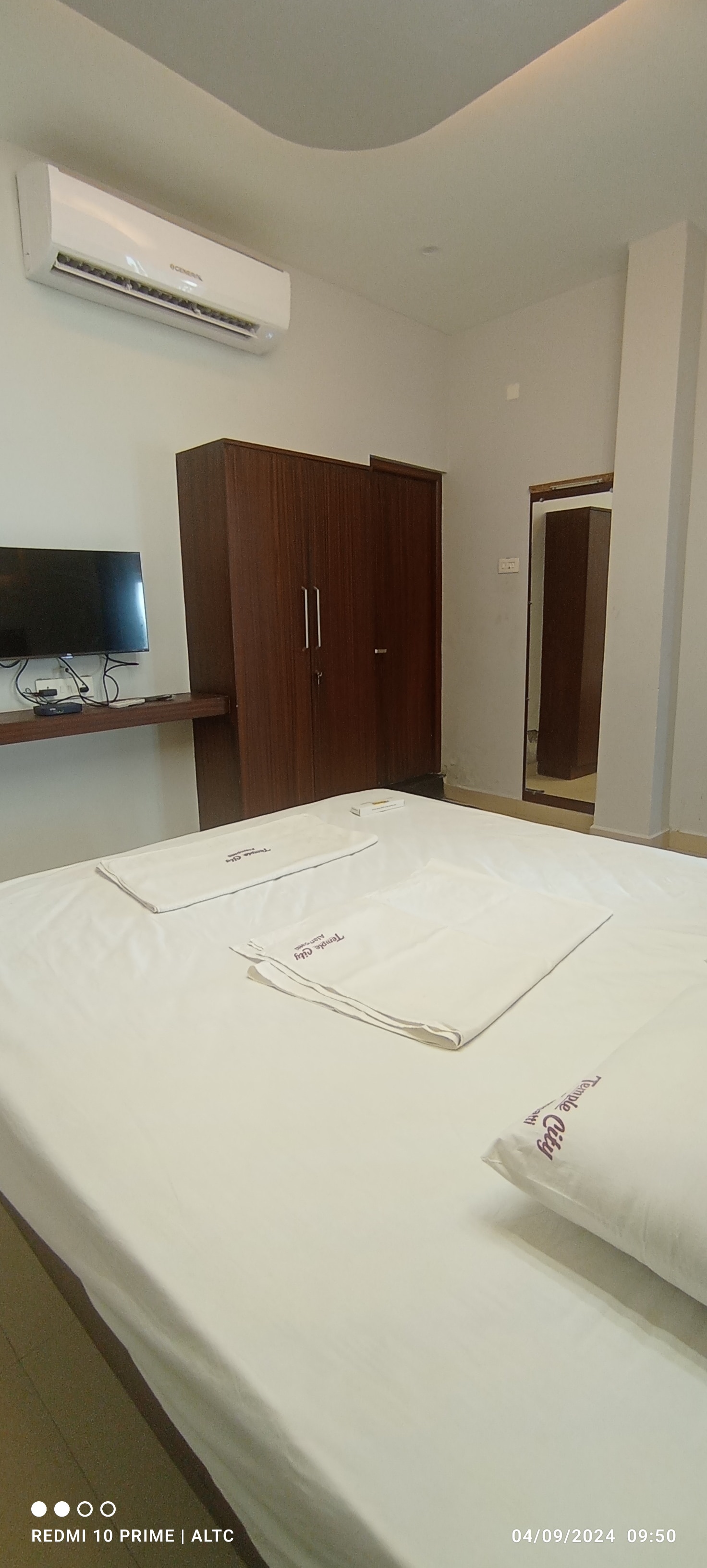 Hotel Temple City (Near Tirumangalam) - Tap to explore photos