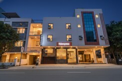 FabHotel Gross inn Suites, Delhi