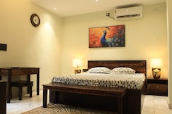 Hridanchal Luxe Hill Studio, Dehradun
