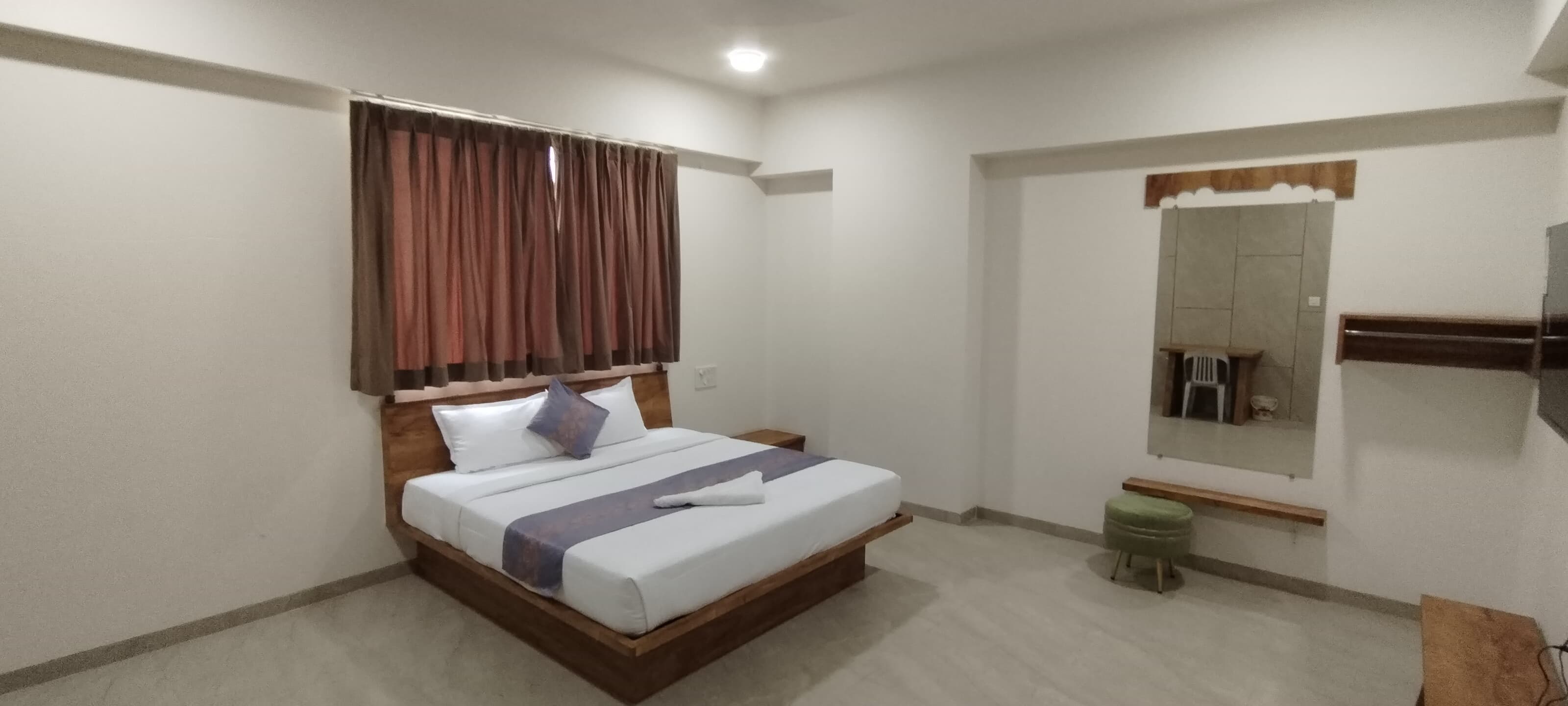 Hotel Majestic Pearl Near Railway Station 4