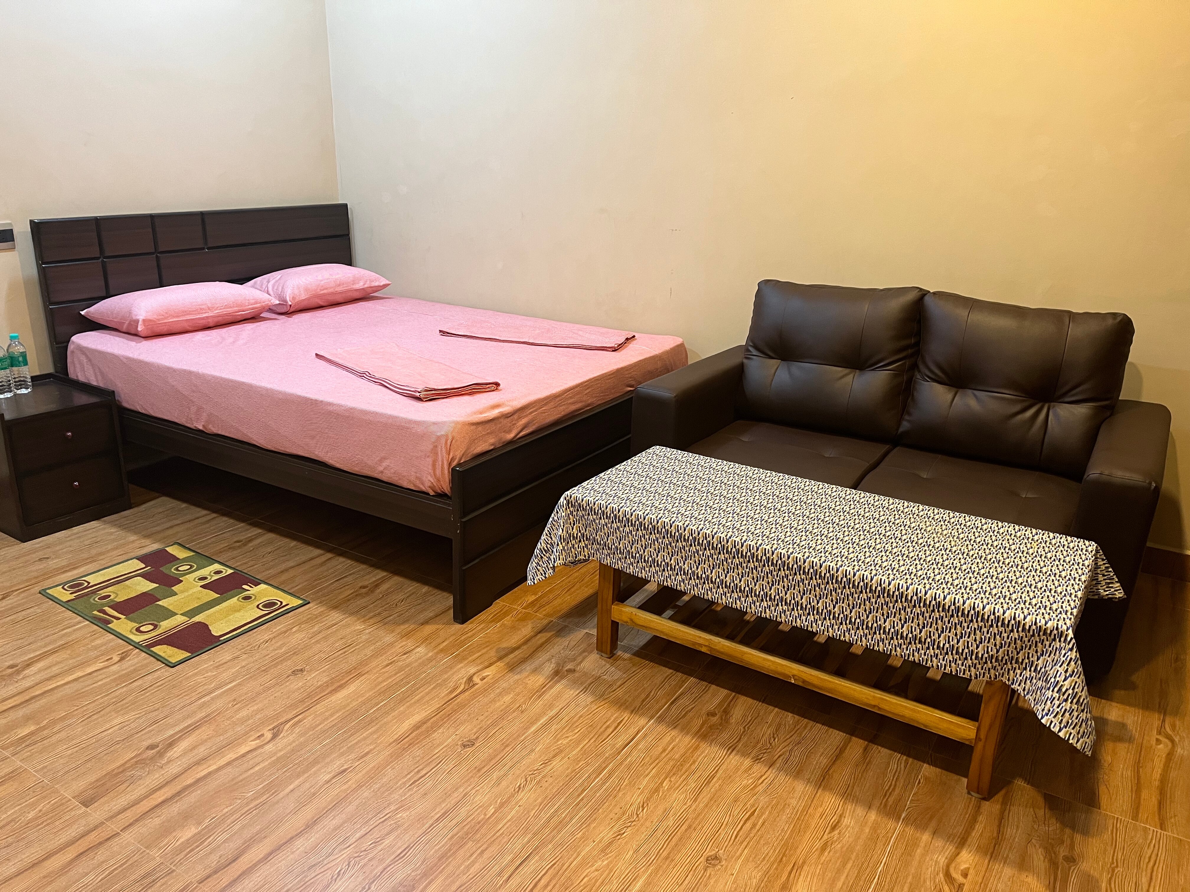 AINKARAN KOORAI GUEST HOUSE - Tap to explore photos
