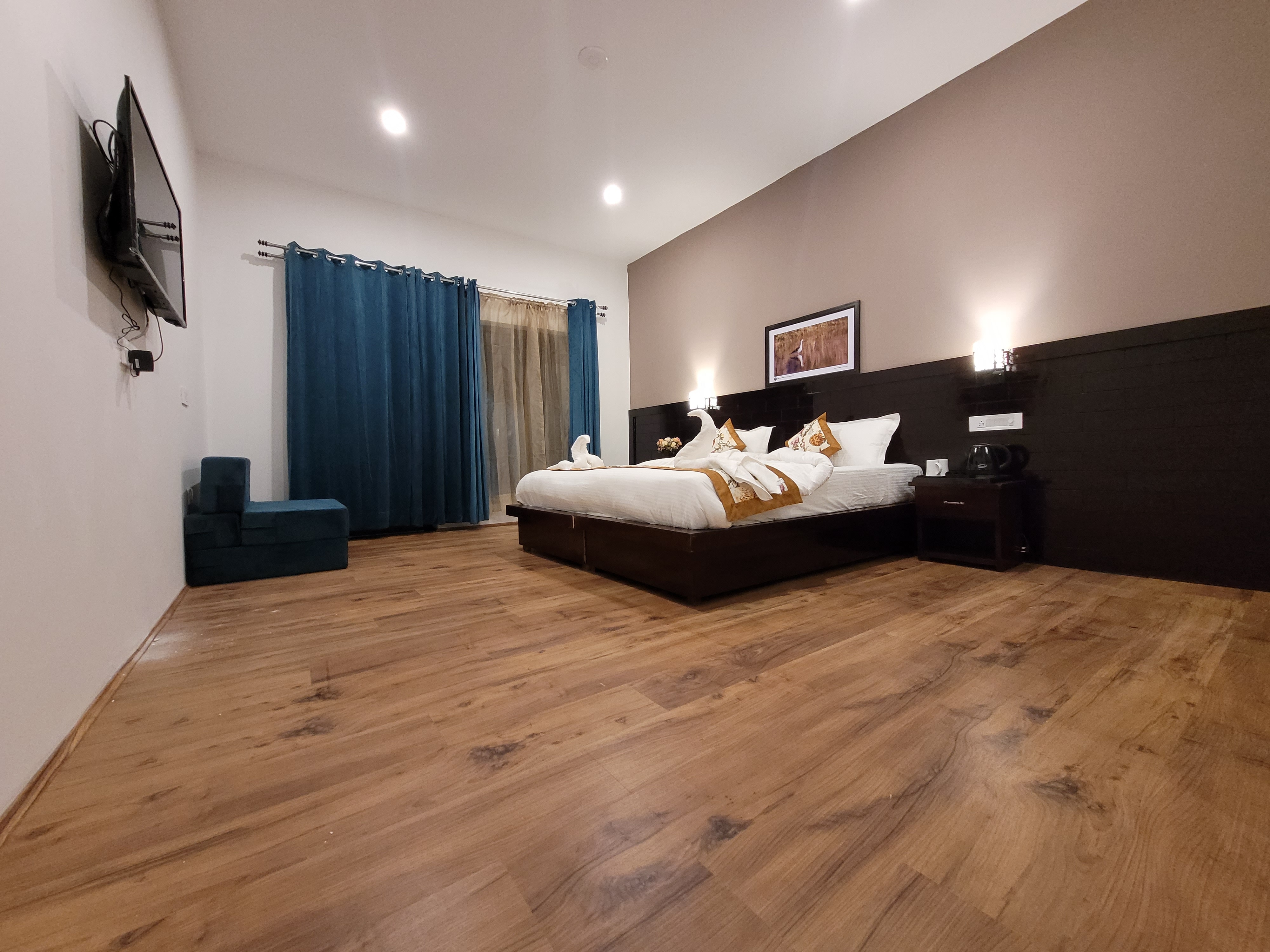 Guru Residency Hotel - Tap to explore photos
