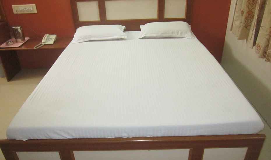 Sai Priyanka Guest House - Tap to explore photos