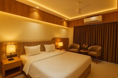 Skystay Elite Suites | Omaxe Hazratganj, Lucknow