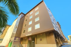 Hotel Viva Place @ IGI DelhI Airport By OPO, दिल्ली