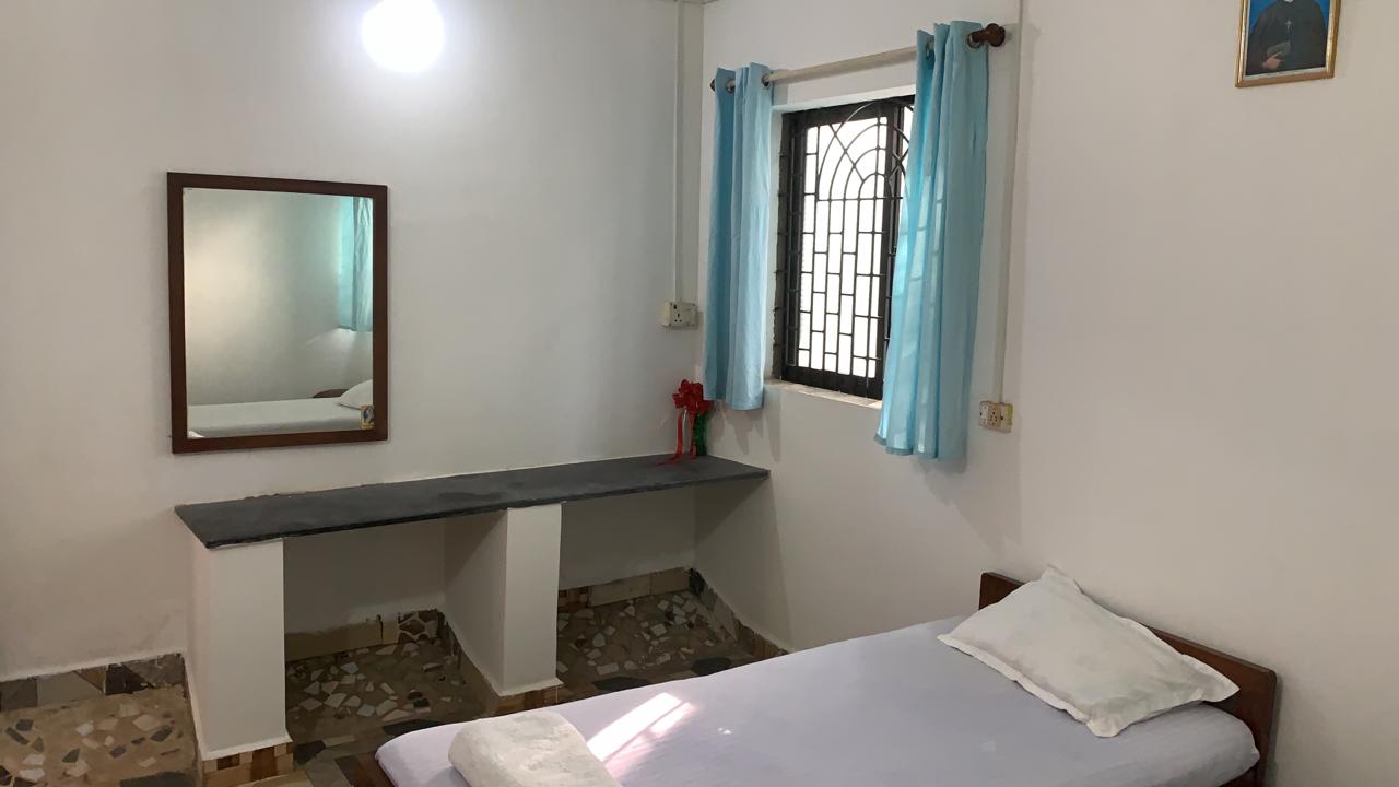 Saritas 2BHK - Tap to explore photos