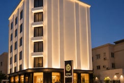 Hotel Rezaas, Kalol