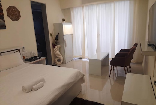 Versatile Gateway Apartment | Andheri