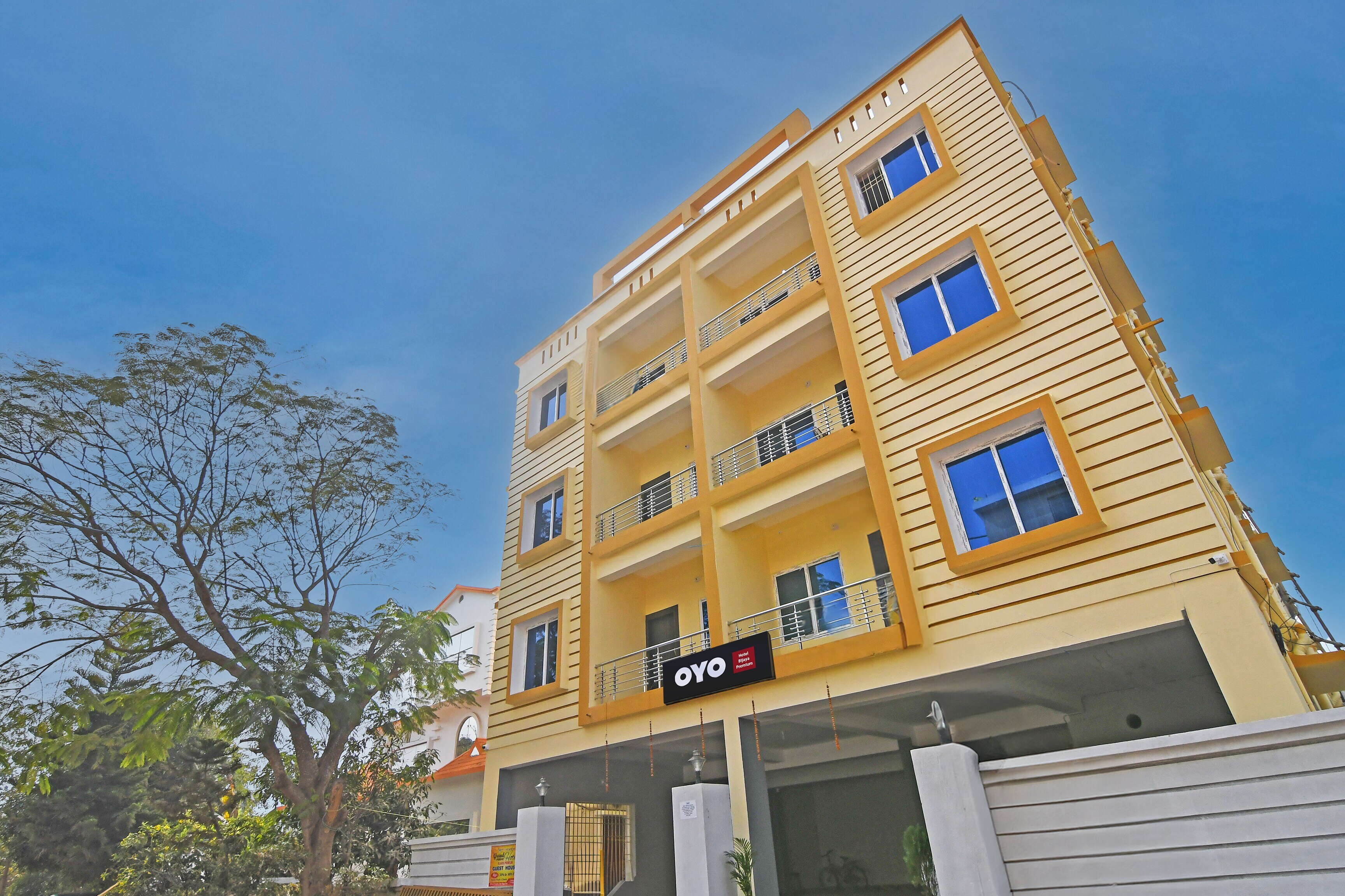 Hotel O Bijaya Premium - Tap to explore photos